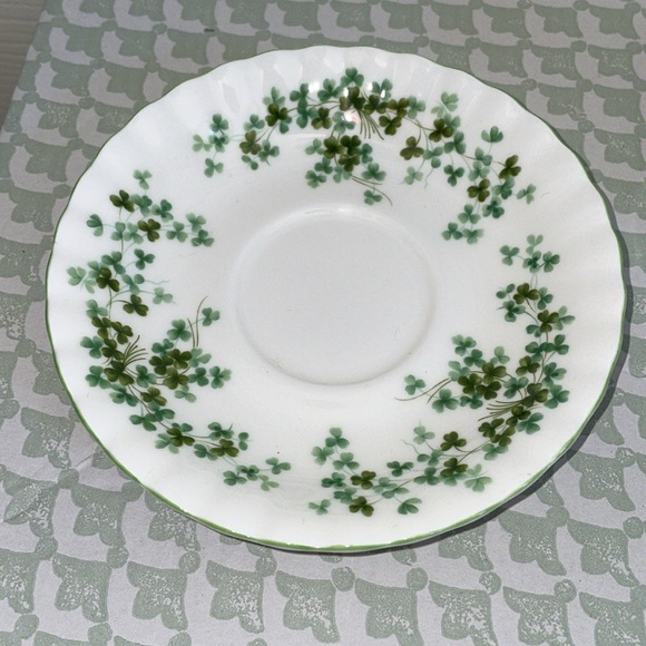 💚SHAMROCK VTG Royal Albert Cup & Saucer. - Picture 8 of 8